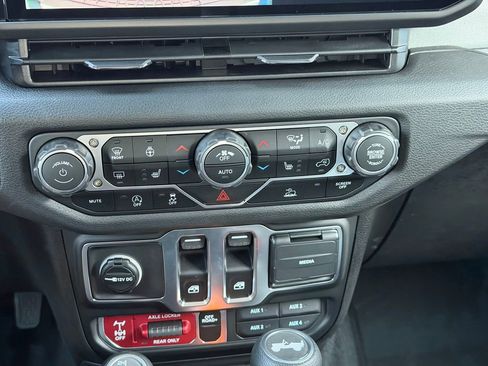 New 2026 Jeep Wrangler Willys AWD/4WD image 17