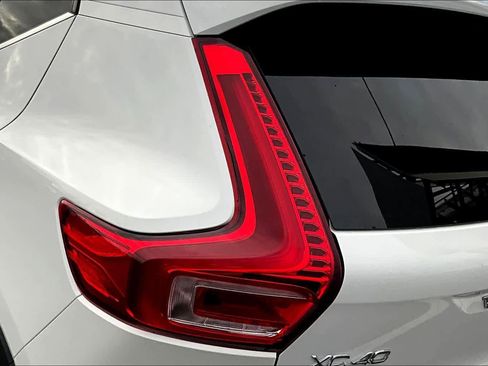 Used 2025 Volvo XC40 B5 Core w/ Protection Package Premier image 31