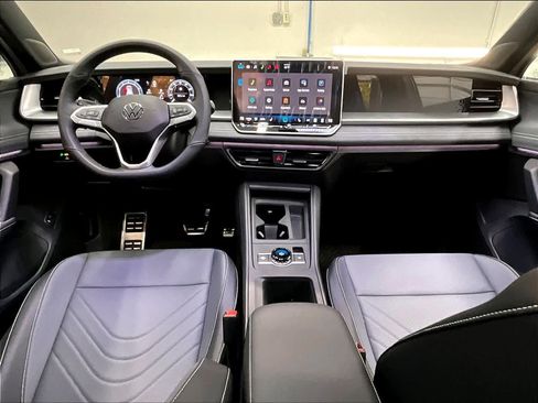 New 2026 Volkswagen Tiguan SE R-Line AWD/4WD image 5
