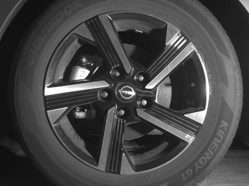 Used 2025 Nissan Sentra SV FWD image 11