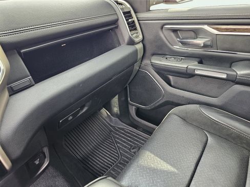 Used 2019 RAM 1500 Laramie image 28