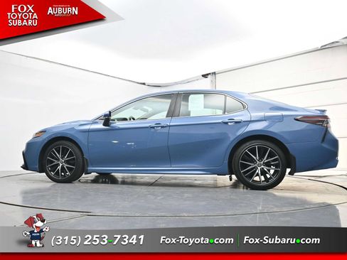 Used 2024 Toyota Camry SE w/ Cold Weather Package FWD image 27
