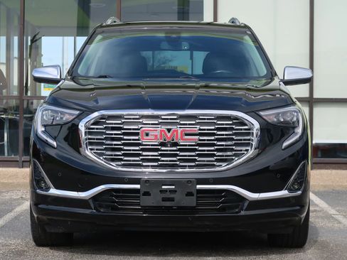 Used 2020 GMC Terrain Denali w/ Denali Premium Package image 2