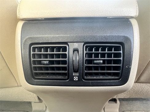 Used 2014 Toyota Camry XLE image 21