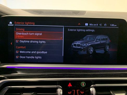 Used 2022 BMW X7 xDrive40i w/ M Sport Package AWD/4WD image 40