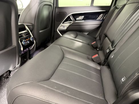 Used 2025 Land Rover Range Rover SE AWD/4WD image 21
