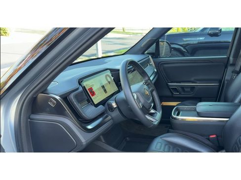 Used 2024 Rivian R1S Adventure AWD/4WD image 5