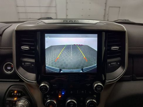 Used 2019 RAM 1500 Laramie AWD/4WD image 18