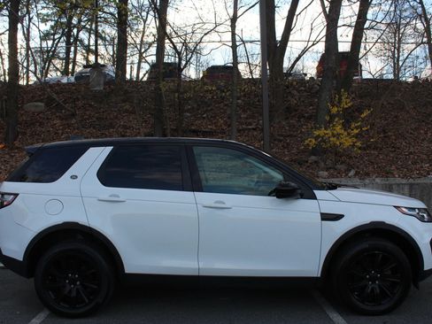 Used 2017 Land Rover Discovery Sport SE AWD/4WD image 5