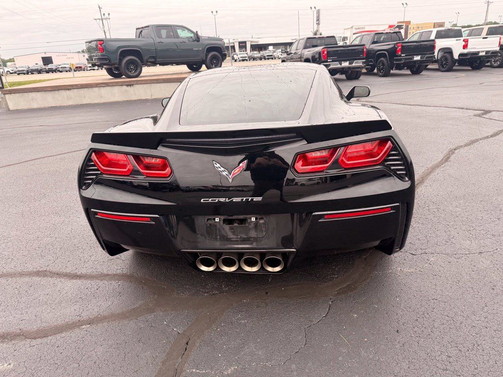 Used 2019 Chevrolet Corvette Stingray Coupe RWD image 3