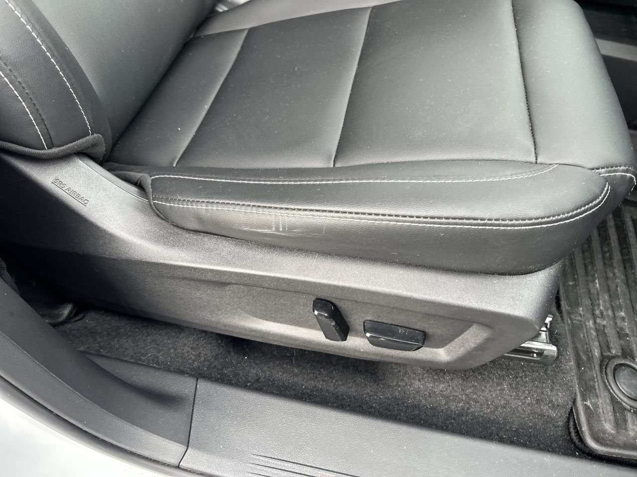 Used 2025 Nissan Murano SV AWD/4WD image 13