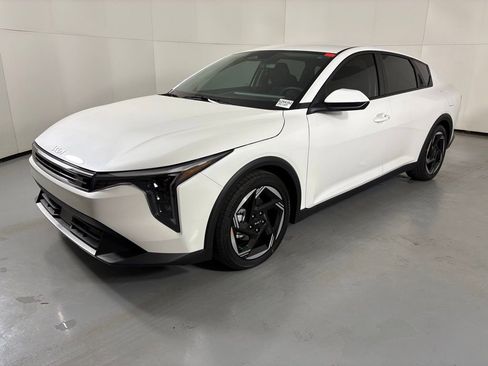 New 2026 Kia K4 EX image 4