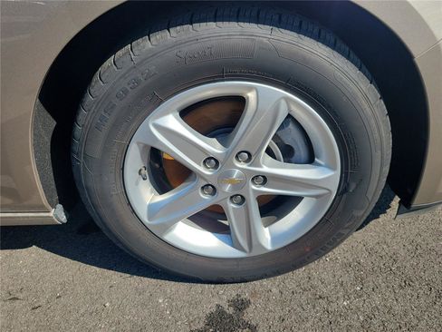 Used 2024 Chevrolet Malibu LT FWD image 6