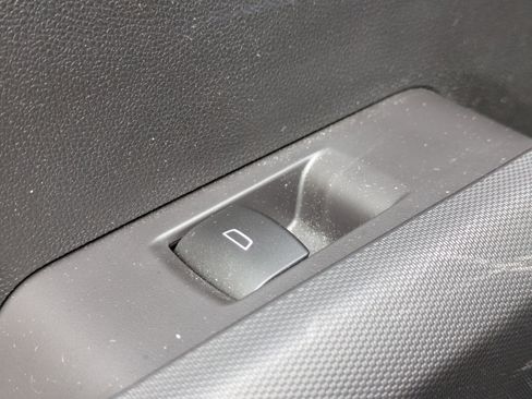 Used 2023 Chevrolet Colorado LT image 25