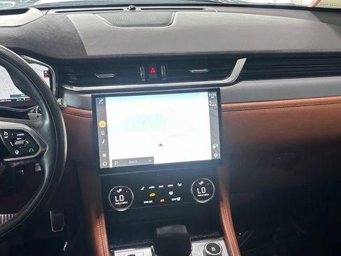 Used 2021 Jaguar F-PACE SVR AWD/4WD image 10