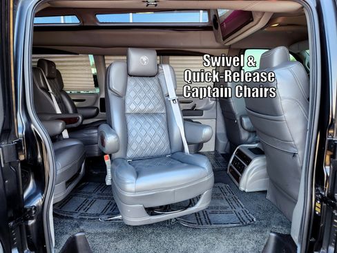 Used 2021 Chevrolet Express 3500 LS w/ Chrome Appearance Package RWD image 2