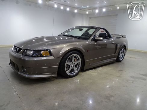 Used 2002 Ford Mustang GT image 2