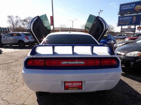 Used 2011 Dodge Challenger R/T image 5