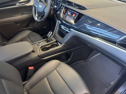 Certified 2024 Cadillac XT6 Premium Luxury AWD/4WD image 19