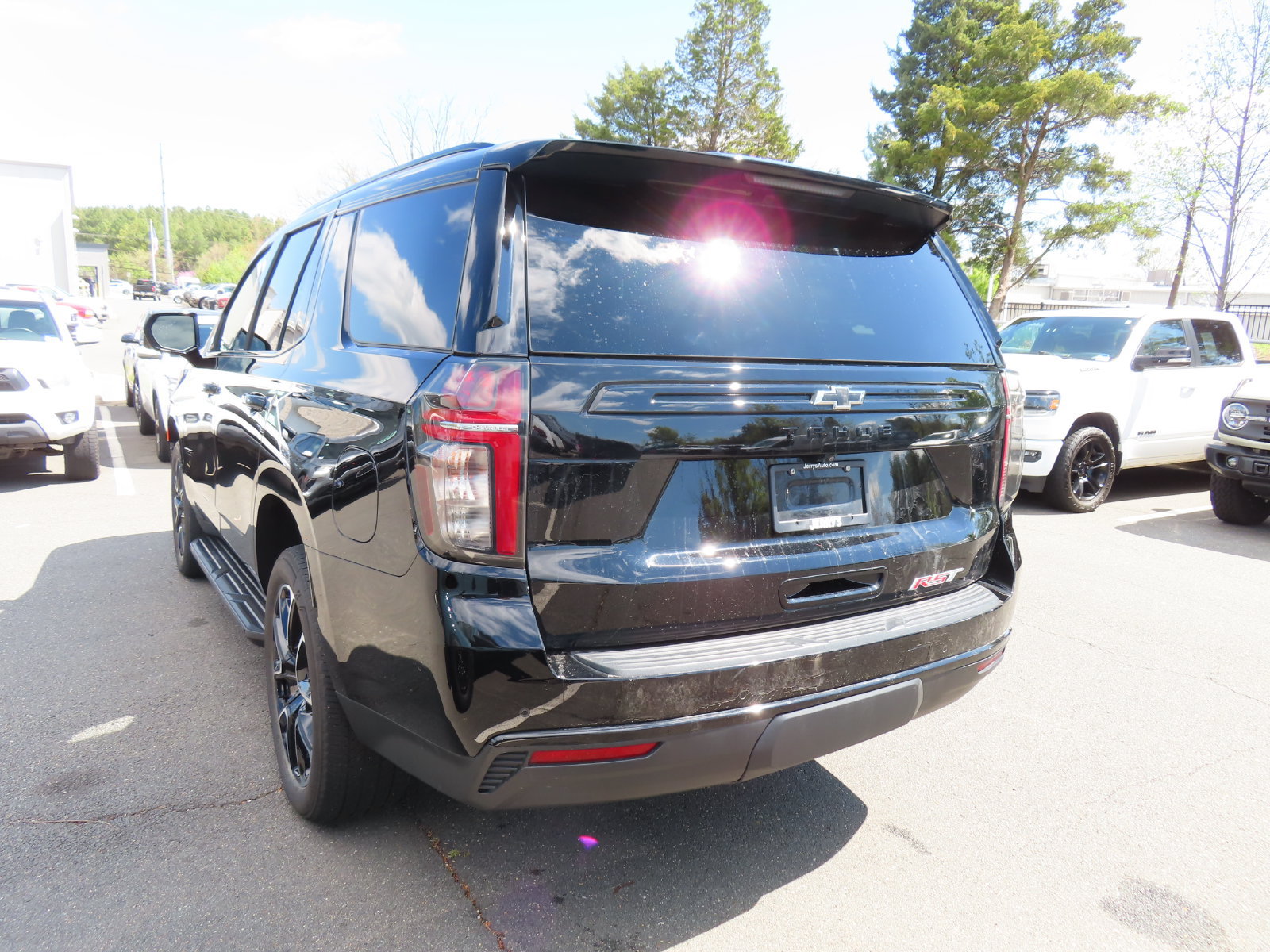 Used 2023 Chevrolet Tahoe RST w/ Luxury Package AWD/4WD image 8