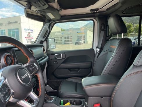 Used 2023 Jeep Gladiator Mojave w/ Cold Weather Group image 13