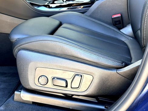 Certified 2025 BMW X4 M40i image 13