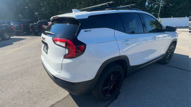 Used 2023 GMC Terrain SLT w/ Tech Package FWD image 8