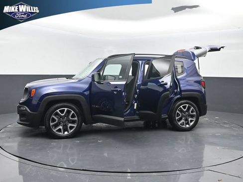Used 2017 Jeep Renegade Latitude FWD image 28