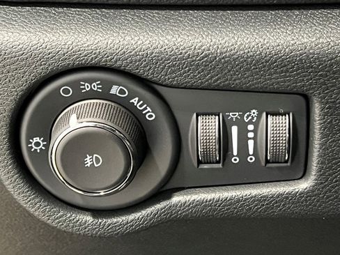 New 2026 Chrysler Pacifica Select image 25