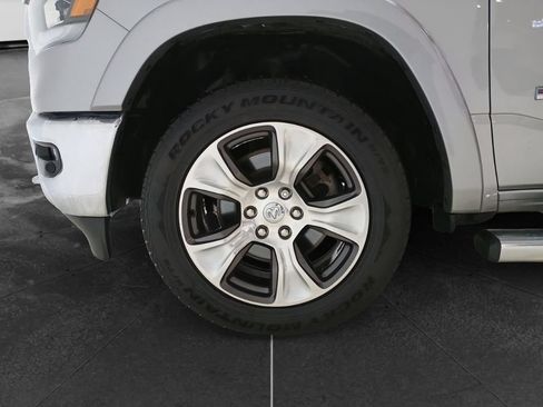 Used 2022 RAM 1500 Laramie AWD/4WD image 9