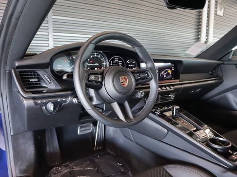 Used 2024 Porsche 911 Carrera T image 4