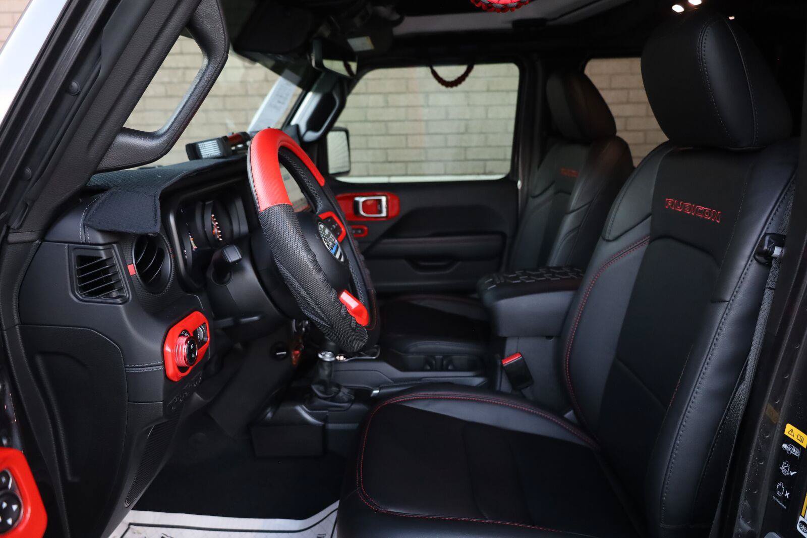 Used 2025 Jeep Gladiator Rubicon AWD/4WD image 17
