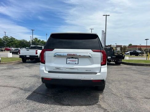 Used 2024 GMC Yukon SLT AWD/4WD image 4
