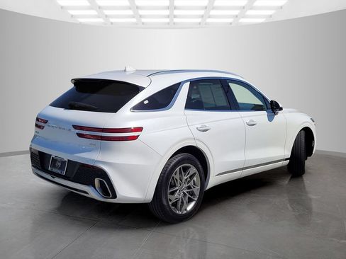 Used 2025 Genesis GV70 2.5T AWD/4WD image 4