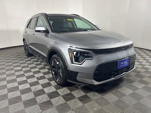 Used 2024 Kia Niro Wind w/ Wind Preserve Package image 1