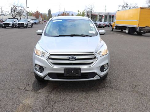 Used 2019 Ford Escape SE image 2