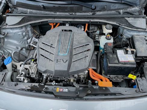 Used 2022 Kia Niro EX image 28