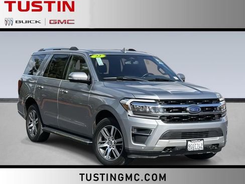 Used 2022 Ford Expedition Limited image 1