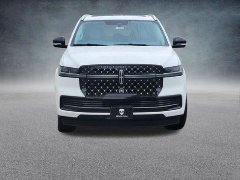 New 2026 Lincoln Navigator L Black Label AWD/4WD image 2