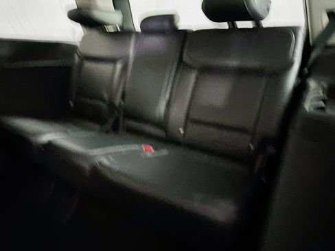 Used 2025 Ford Expedition Platinum image 30