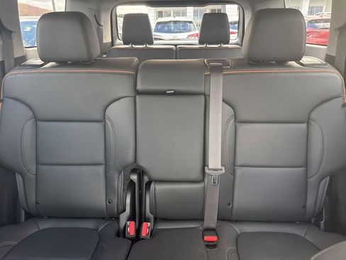 Used 2023 GMC Acadia AT4 w/ Technology Package image 15