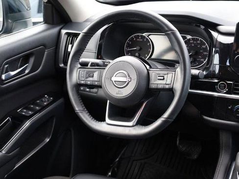 Certified 2024 Nissan Pathfinder SL image 27