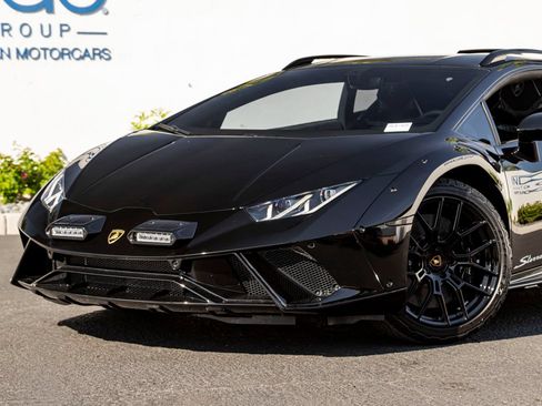 Used 2024 Lamborghini Huracan Sterrato AWD/4WD image 2