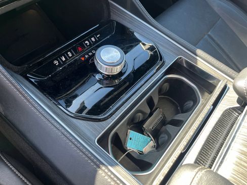 Used 2024 Jeep Wagoneer L Series II image 31