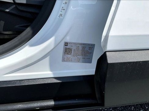 Used 2025 Chevrolet Equinox LT image 19