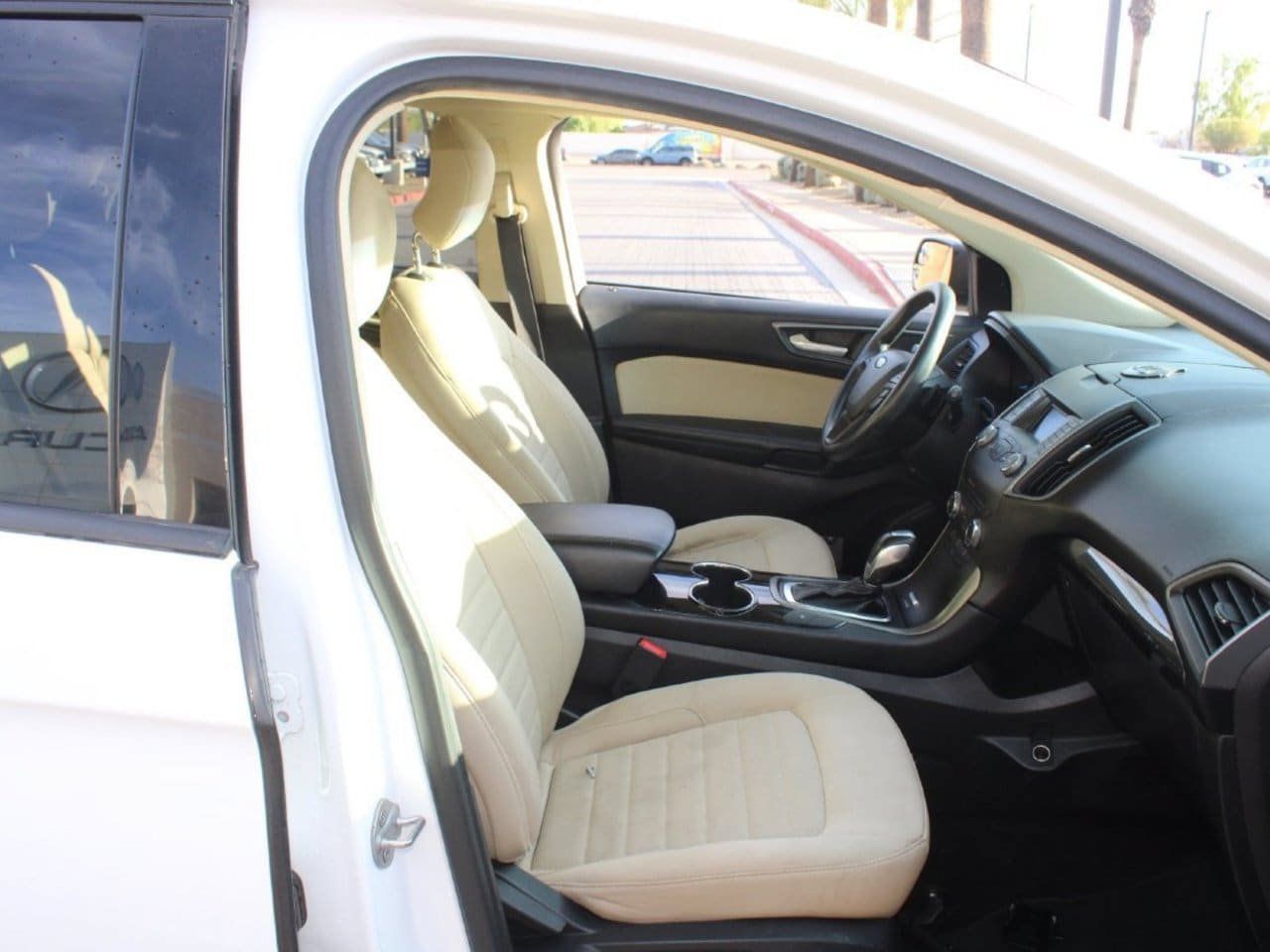 Used 2017 Ford Edge SE FWD image 13