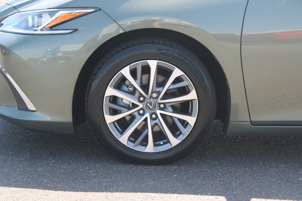 Used 2023 Lexus ES 350 w/ Accessory Package (Z1) FWD image 17