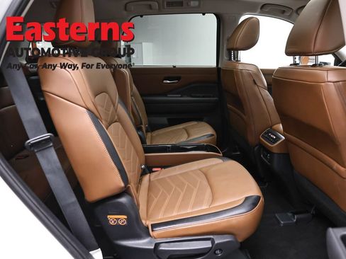 Used 2023 Nissan Pathfinder Platinum AWD/4WD image 25