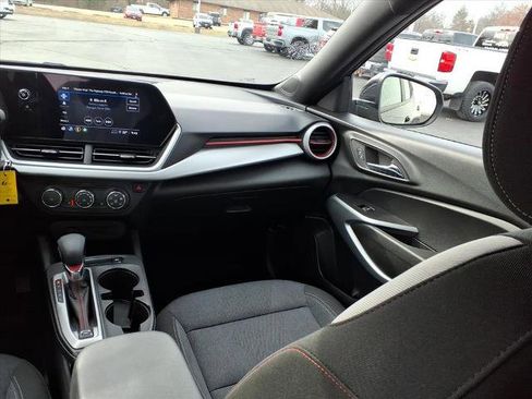 Used 2024 Chevrolet Trax RS w/ Driver Confidence Package image 9