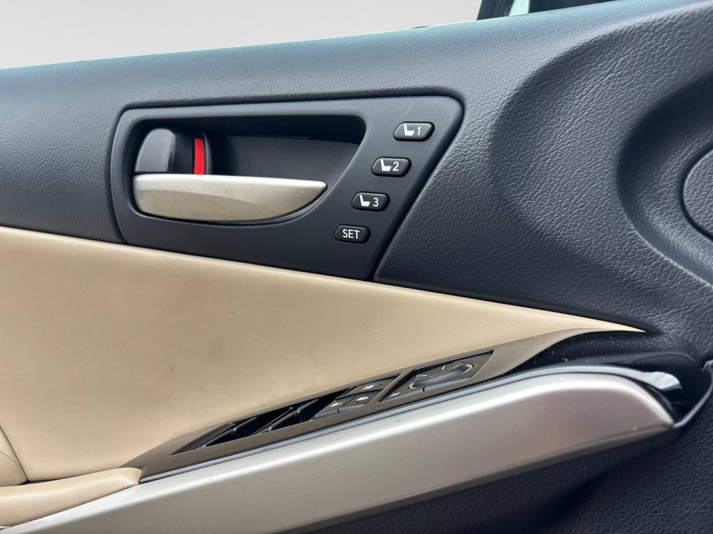 Used 2019 Lexus IS 300 w/ Premium Package RWD image 37